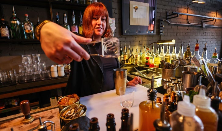 La cheffe bartendresse Sabrina Touzel, entre ravissement et gastronomie liquide, au restaurant Foxy