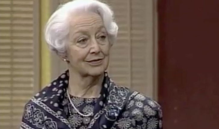 Capture d’écran datant de 1999, alors qu’Hélène Pelletier-Baillargeon est faite chevalière de l’Ordre national du Québec.