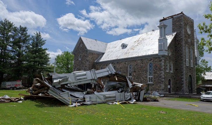 L’église de pierres grises centenaire de la municipalité de Fassett