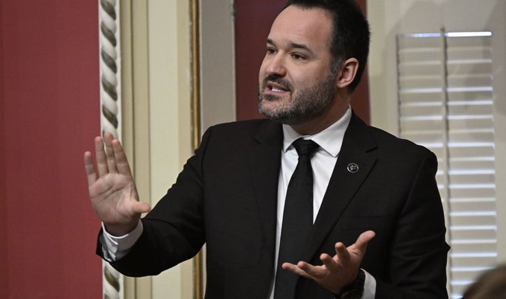 Le ministre Mathieu Lacombe veut légiférer ici pour rehausser la place du contenu francophone en ligne.